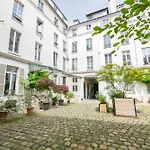 Paris Rooftop Views Cosy Separate Living Stay