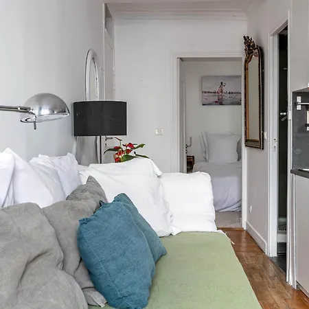Appartamento Rooftop Views Cosy Separate Living Parigi