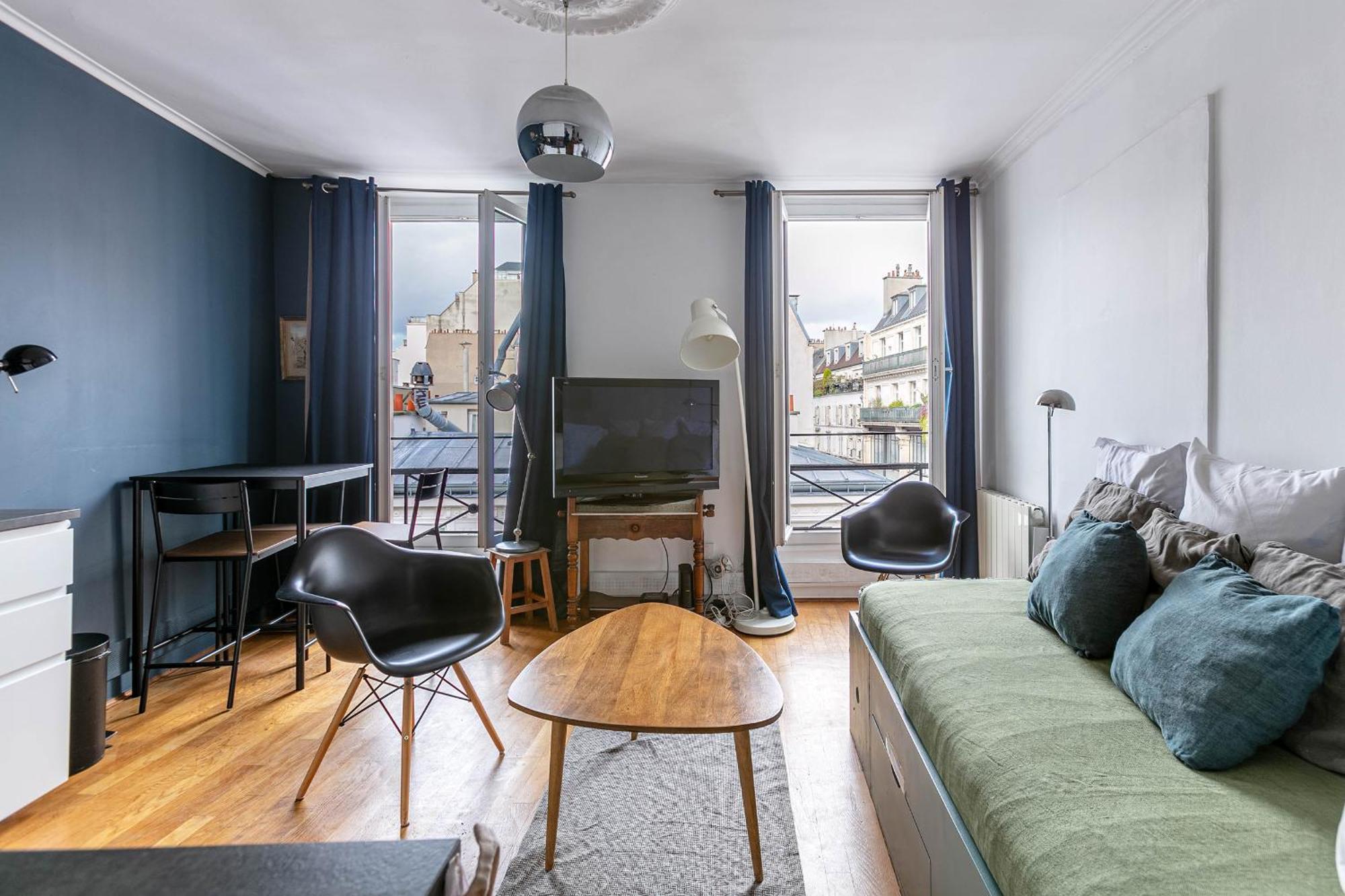 Rooftop Views Cosy Separate Living Apartment Paris